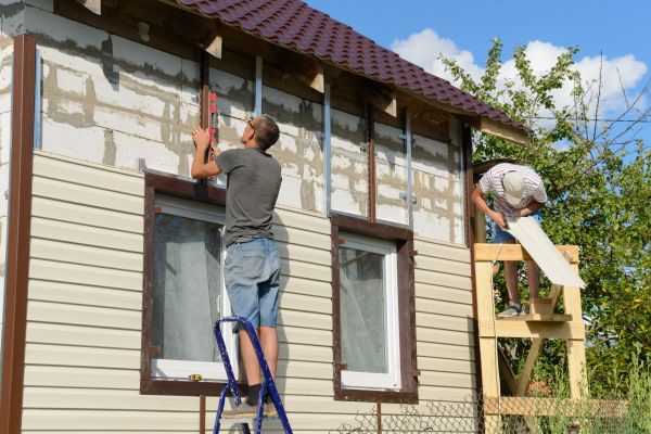 Cost of Handyman Siding Repair in Evanston