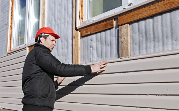 Cost of Vinyl Cladding Repair in Evanston