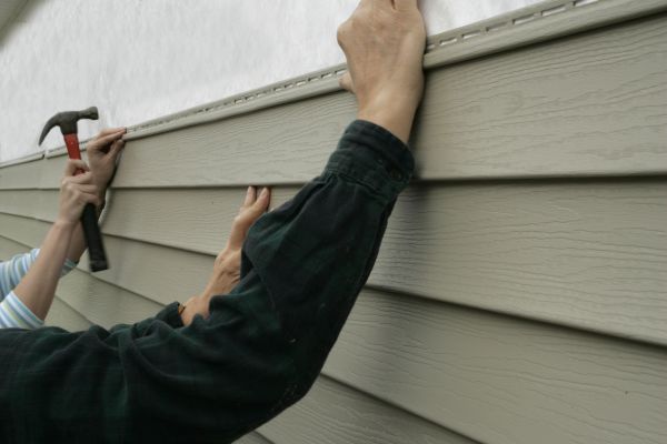 Cost of Insulated Siding Installation in Evanston