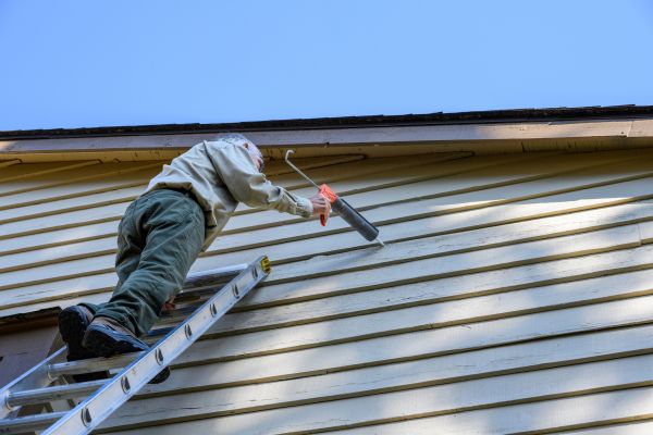 Cost of Vinyl Siding Caulk Repair in Evanston