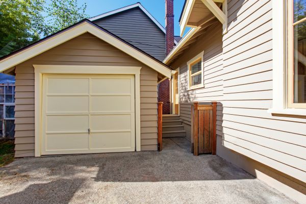 Cost of Garage Siding Replacement in Evanston