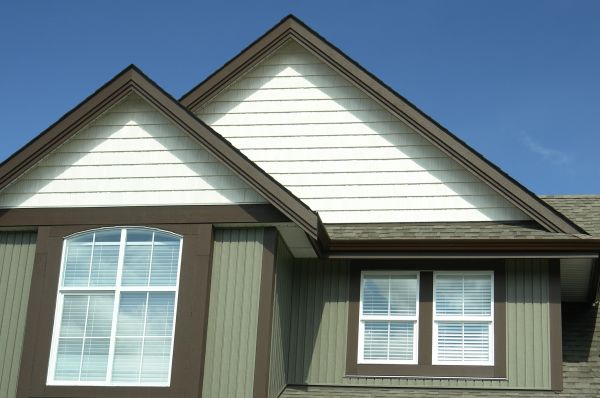 Cost of Vertical Vinyl Siding Repair in Evanston